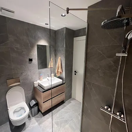 Bw Simfonia 407-whit Free Garage Parking Apartment Belgrade